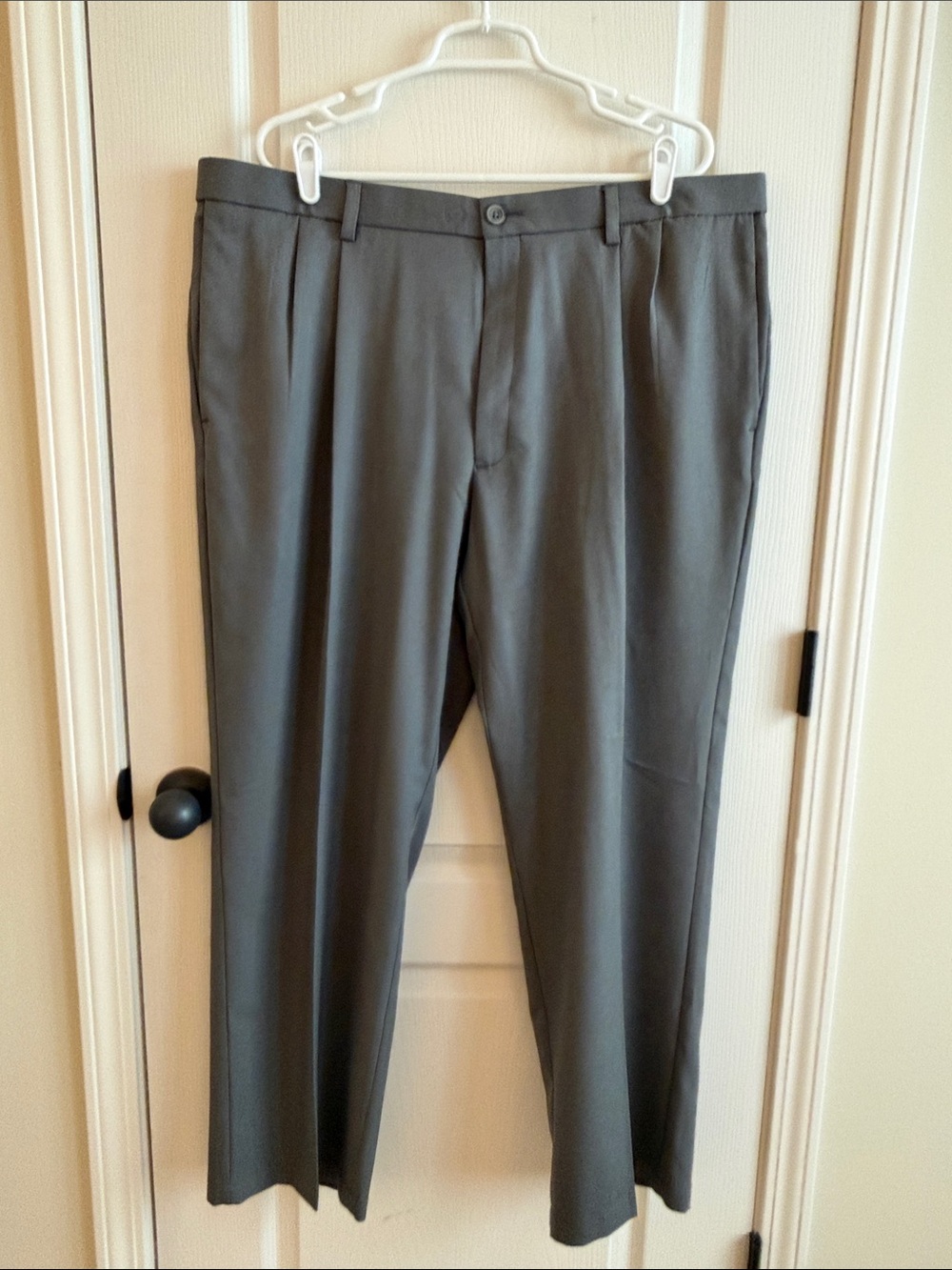 Haggar Cool 18 Pro Gray Pleated Dress Pants Classic Fit 42x30